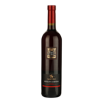 Over deze wijn
Afkomstig uit het centrale deel van Friuli, rond Udine, waar de wijngaarden een bodem hebben met een mengsel van zand en klei met een toplaag van grind.

Na een klassieke vergisting rijpt de jonge wijn 6 maanden op grote houten foeders, gevolgd door rijping op barriques van 6 maanden.

De wijn is diep donkerrood van kleur.

Hij heeft een volle smaak met tonen van rijpe pruimen en een lichte aardse kruidigheid.

Over het wijnhuis Sartori di Verona
Wat eind 19e eeuw begon met een eigen wijngaard van Pietro Sartori om zijn hotel van goede wijn te voorzien is in vier generaties uitgegroeid tot één van de belangrijkste wijnproducenten van Veneto: Sartori di Verona. Nog altijd gevestigd op het familiewijngoed in Negrar, in het hart van Valpolicella Classico, heeft de export een grote vlucht genomen: Sartori exporteert maar liefst 80% van zijn productie.

Het bedrijf bezit in alle bekende classico-zones wijngaarden en heeft bovendien een aantal bijzondere topwijnen uit individuele wijngaarden. Samen met de bekende oenoloog Franco Barnabei beheert men de groei van de druiven in de wijngaarden en de vinificatie van de wijn.

De stijl van Sartori variëert van klassiek gerijpt tot modern en jeugdig, van verfrissend droog tot rijk en intens. Tot de hoogtepunten van Sartori behoren ongetwijfeld de verrukkelijke ‘Regolo’, een fraaie Ripasso en de uitgesproken Amarone della Valpolicella. Deze wijnen worden tot de top van Italië gerekend.

Land van herkomst: Italie
Druiven; Merlot, Corvina (Veronese)
Appellation: Veneto
Alcohol: 12.0
Smaak: Fruitig
Subgroep: Rode wijn
Wijnhuis: Sartori di Verona
Serveertemperatuur: 16 °C
Houtlagering: 6 maanden foeder, 6 maanden barrique
Gerechten: Pasta's met tomatensaus, gegrild rood vlees, gebraden vlees.

<strong>€5,49</strong>